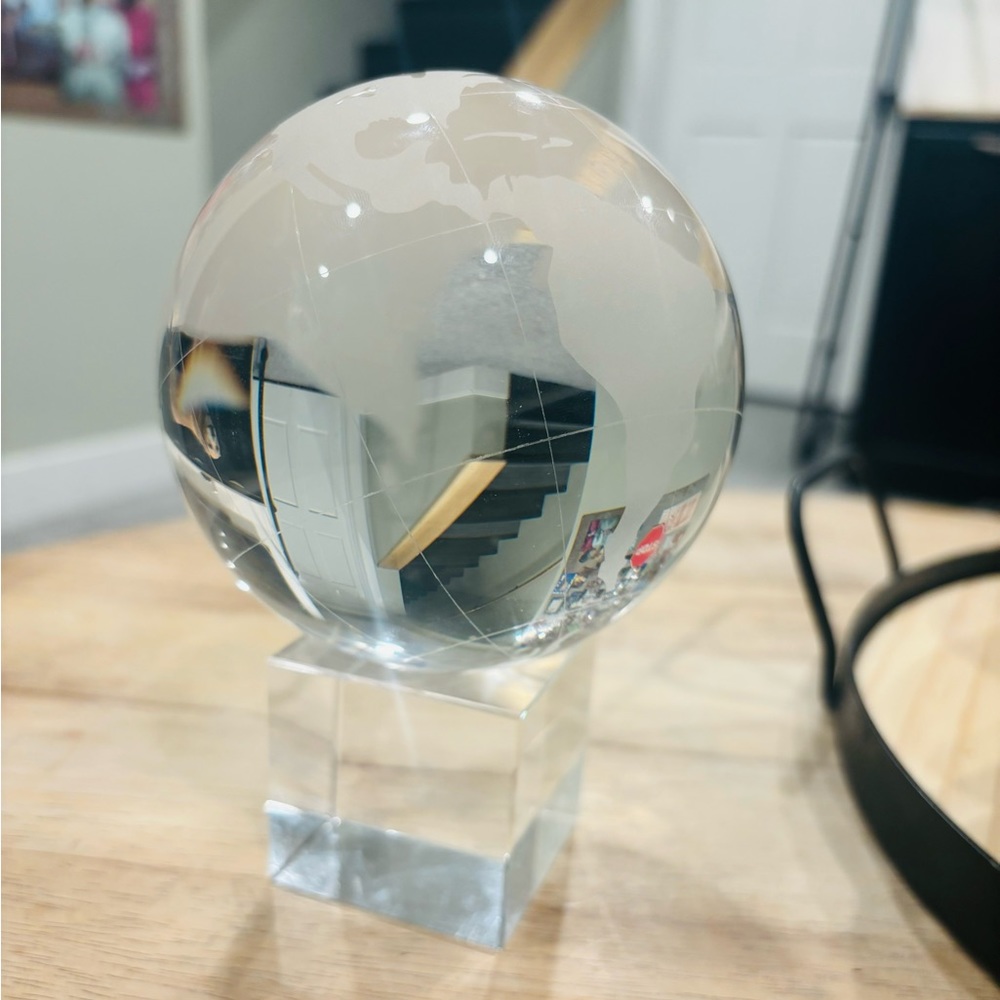 Crystal globe - Picture 3 of 7